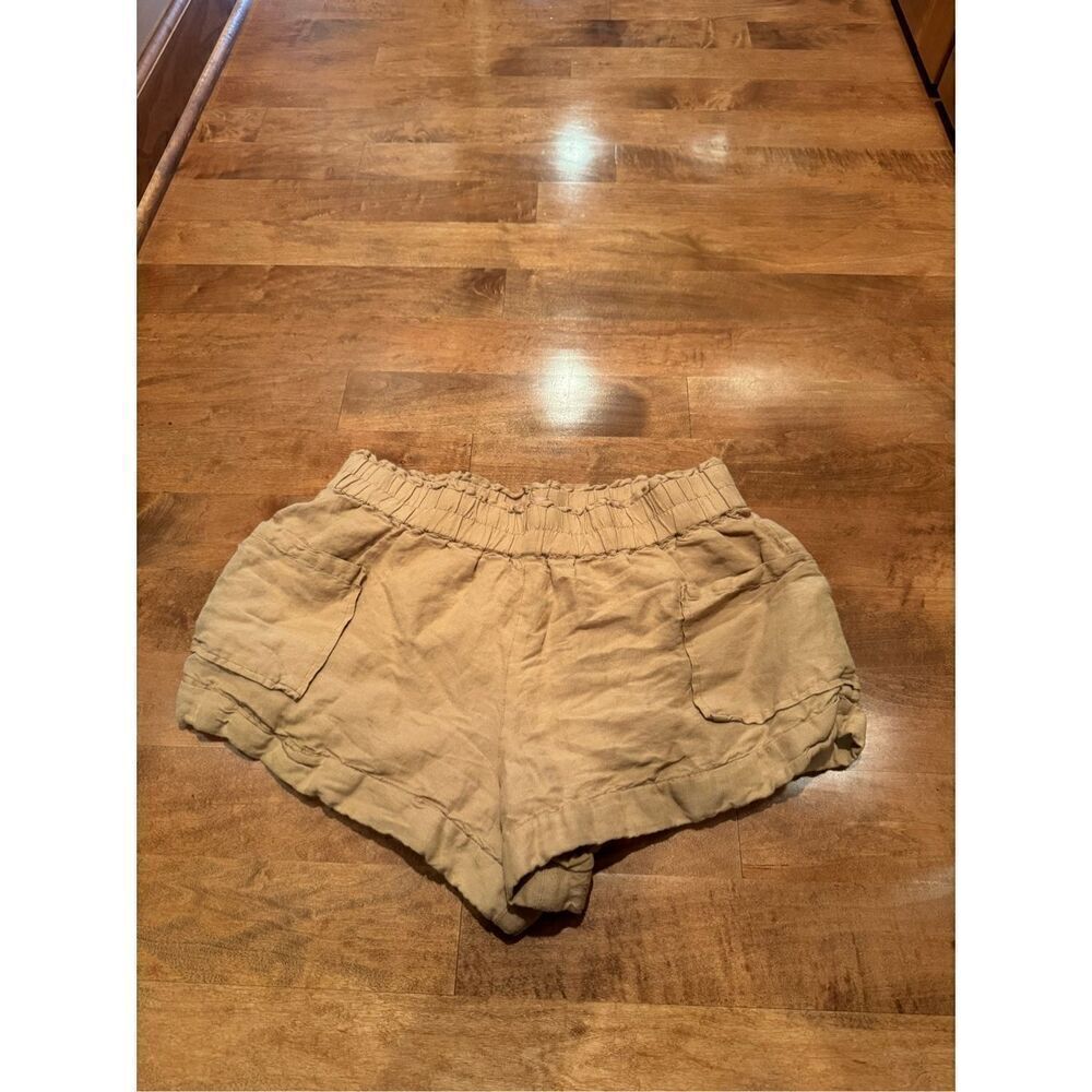 Woman’s show me your mumu linen shorts size large